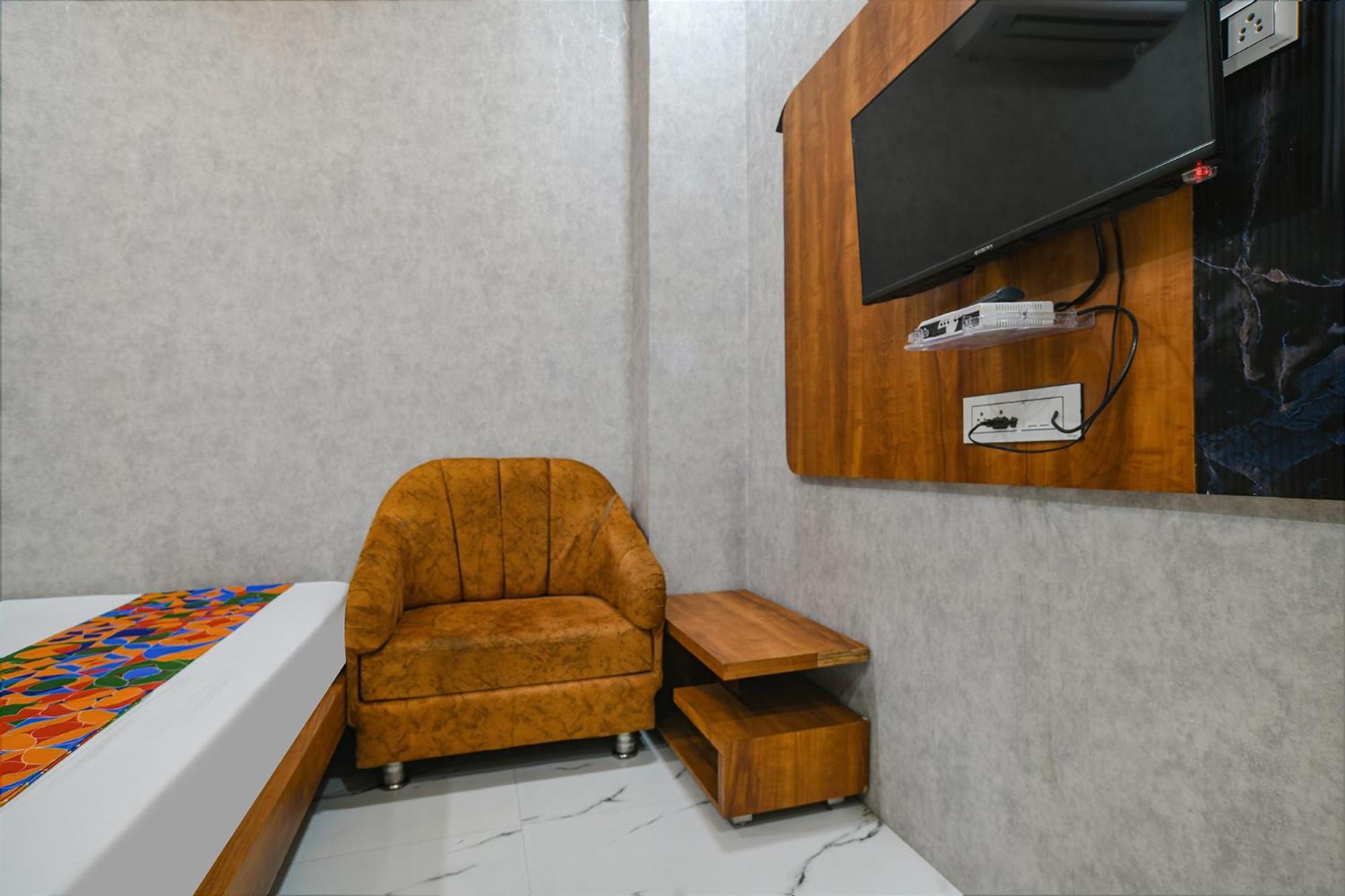 Fabexpress Orbit Hotel Ujjain Exterior photo